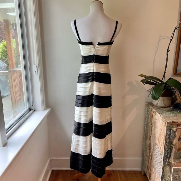 BCBG MaxAzria evening gown, size 4 - Picture 5 of 6